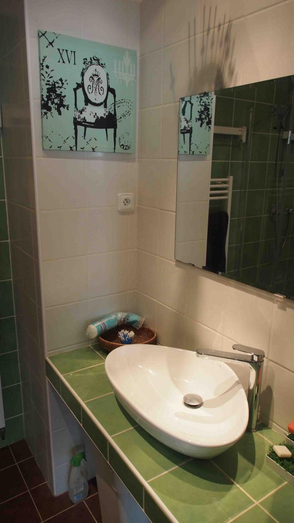 Apartment 6 *